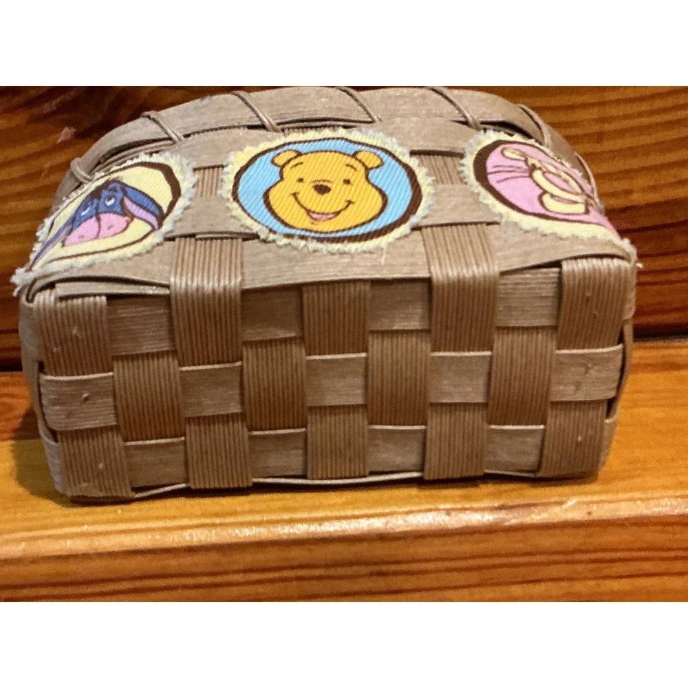 Disney Winnie the Pooh Eeyore Tigger Small Woven Oval Basket Tan‎ Decorative Toy